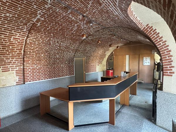 Immeuble de bureaux à vendre situé à Compiègne, proche centre ville.