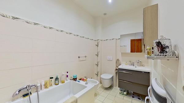 Appartement
         3 pièces
        - 75 m² 170 000 € *