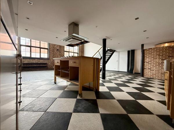 Vivez l’histoire, habitez l’exception, véritable Loft de 132 m² 2 Chambres dans un emblématique bâtiment de Roubaix