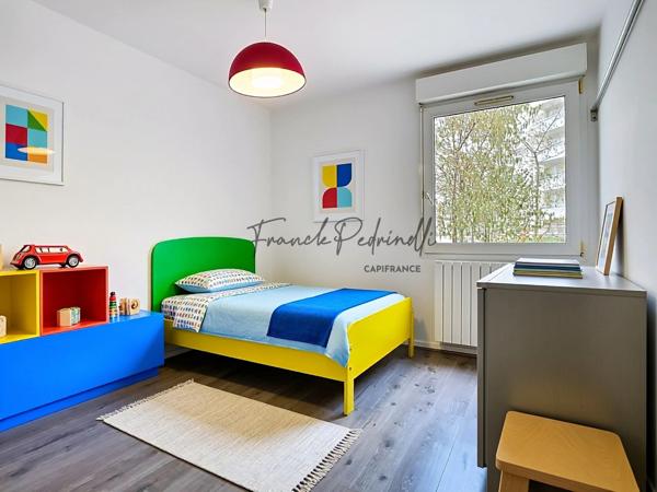 Appartement à vendre 3 pièces 72 m²  VILLEURBANNE (69) CHARPENNES – Place Charles Hernu avec terrasse exceptionnelle de 75 m²