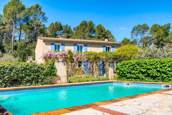 Superbe Villa de 8 Pièces à Cotignac (83) – 182 m² habitables avec piscine, sur 2500 m² de terrain paysager