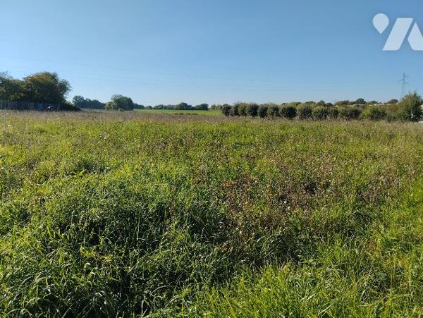 TERRAIN CONSTRUCTIBLE de 864 m²