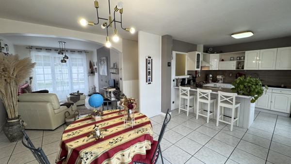 Saint-Étienne (42100) Grande maison de 240m2 sur 1100m2 avec piscine