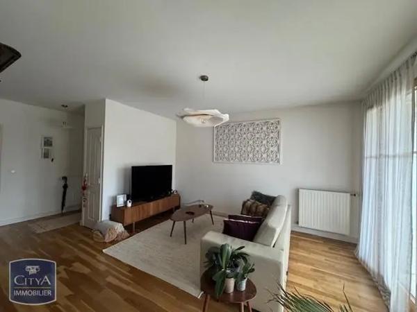 Appartement à louer 3 pièces 75.32m² Ferney-Voltaire (01210)