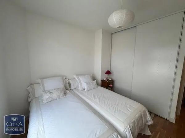 Appartement à louer 3 pièces 75.32m² Ferney-Voltaire (01210)
