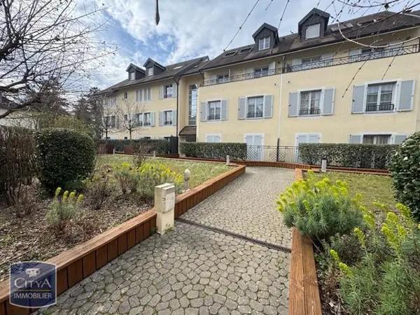 Appartement à louer 3 pièces 75.32m² Ferney-Voltaire (01210)