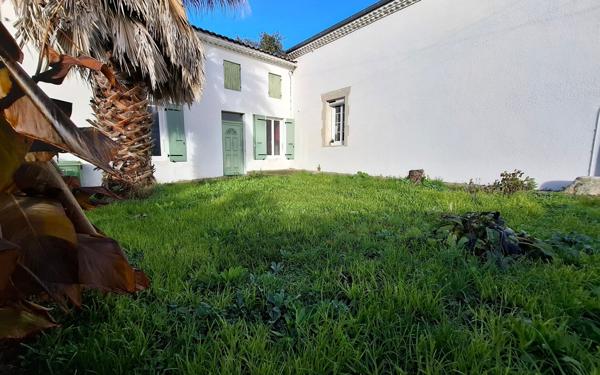 Maison à vendre    2 pièces •  Médis