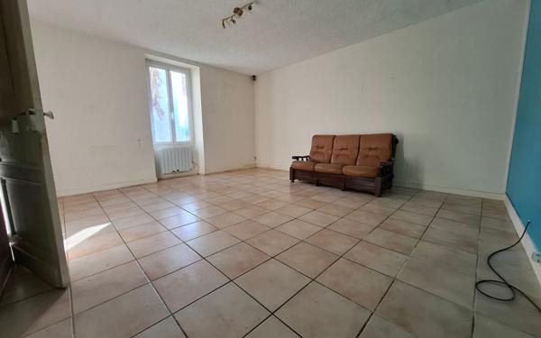 Maison à vendre    2 pièces •  Médis