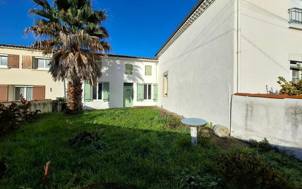 Maison à vendre    2 pièces •  Médis