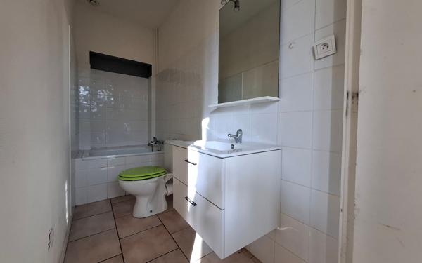 Maison à vendre    2 pièces •  Médis