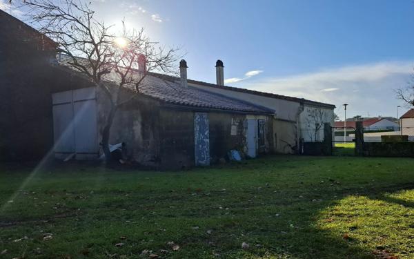 Maison à vendre    2 pièces •  Médis