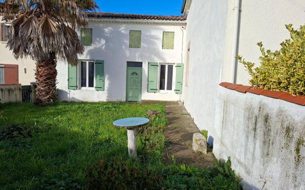 Maison à vendre    2 pièces •  Médis