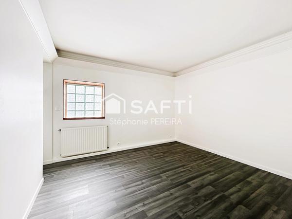 Maison non mitoyenne, RER E à 10min à pied