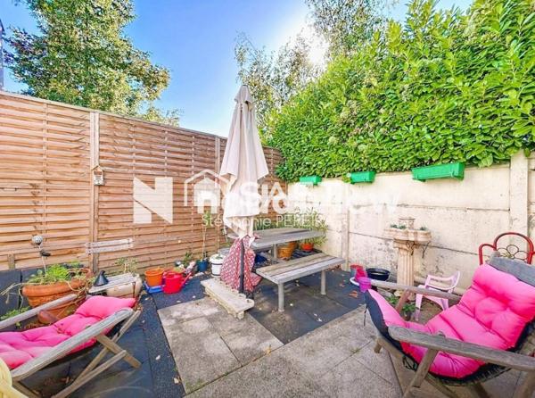 Maison non mitoyenne, RER E à 10min à pied