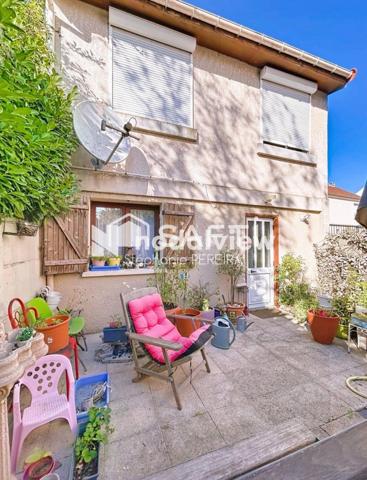 Maison non mitoyenne, RER E à 10min à pied