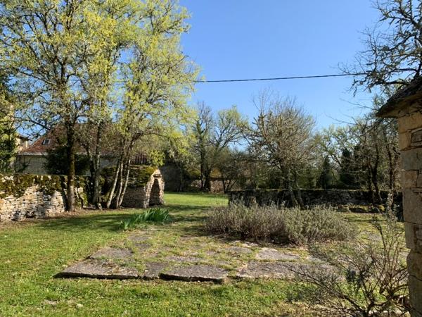 Propriété en pierre - 2 maisons indépendantes, piscine, dépendances, terrain de près d'1 Hectare - Catus