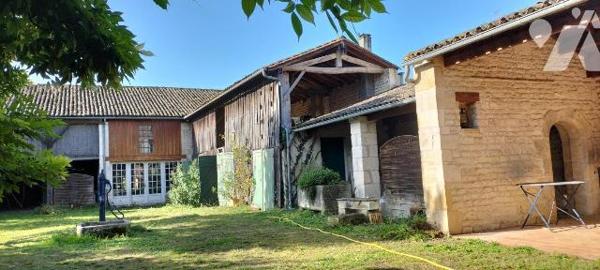 IDEAL FAMILLE NOMBREUSE PROFESSION LIBERALE OU ARTISAN!. Idéalement placée proche toutes commod...