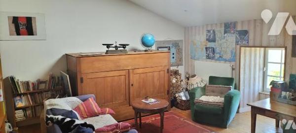 IDEAL FAMILLE NOMBREUSE PROFESSION LIBERALE OU ARTISAN!. Idéalement placée proche toutes commod...