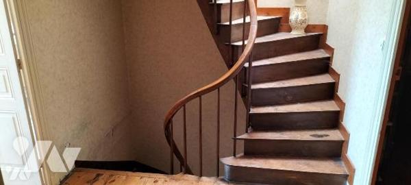 IDEAL FAMILLE NOMBREUSE PROFESSION LIBERALE OU ARTISAN!. Idéalement placée proche toutes commod...