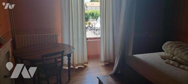 IDEAL FAMILLE NOMBREUSE PROFESSION LIBERALE OU ARTISAN!. Idéalement placée proche toutes commod...