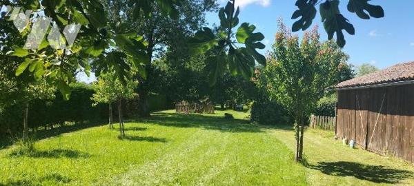 IDEAL FAMILLE NOMBREUSE PROFESSION LIBERALE OU ARTISAN!. Idéalement placée proche toutes commod...