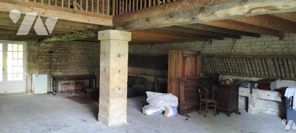 IDEAL FAMILLE NOMBREUSE PROFESSION LIBERALE OU ARTISAN!. Idéalement placée proche toutes commod...