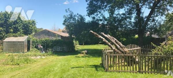 IDEAL FAMILLE NOMBREUSE PROFESSION LIBERALE OU ARTISAN!. Idéalement placée proche toutes commod...