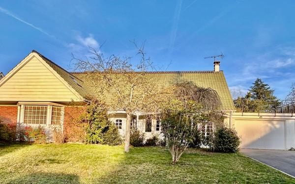 Maison à vendre    9 pièces •  Mennecy