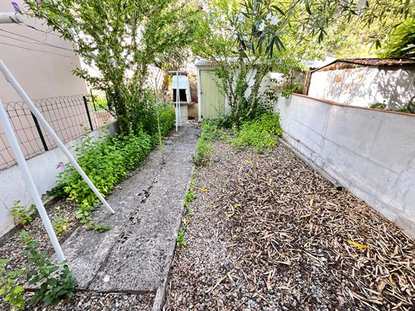 Charmante maison 2 chambres + bureau avec extérieur