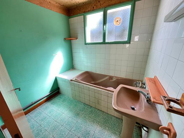 Charmante maison 2 chambres + bureau avec extérieur