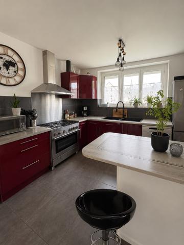 Maison familiale non mitoyenne avec jardin ? Plein centre-ville de Landerneau Landerneau