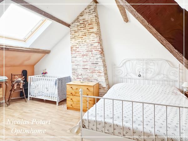 Maison familiale de 179 m² avec dépendances sur 2 475 m² de terrain – Proximité immédiate d'Estrées-St-Denis