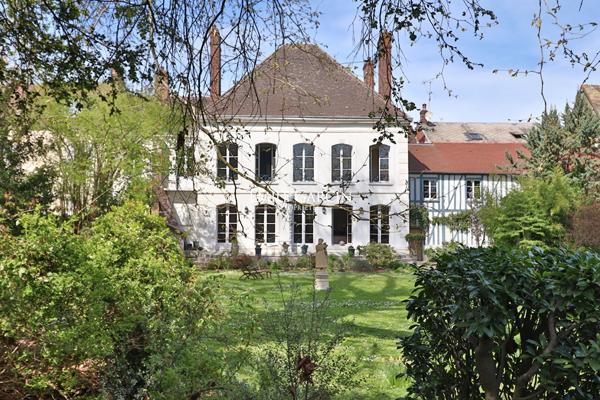 À vendre - Bel hôtel particulier de centre ville dans le Vexin normand (27)