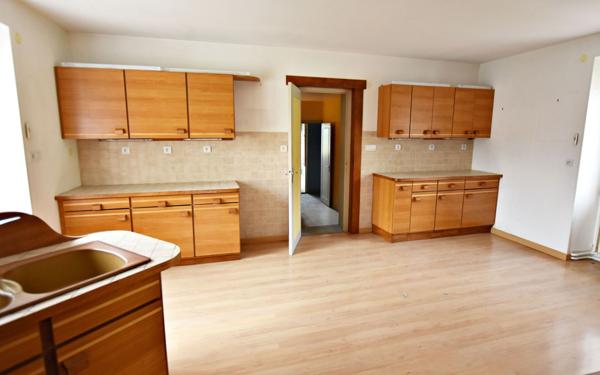 Maison à vendre    7 pièces • 279,50 m2 Chandon