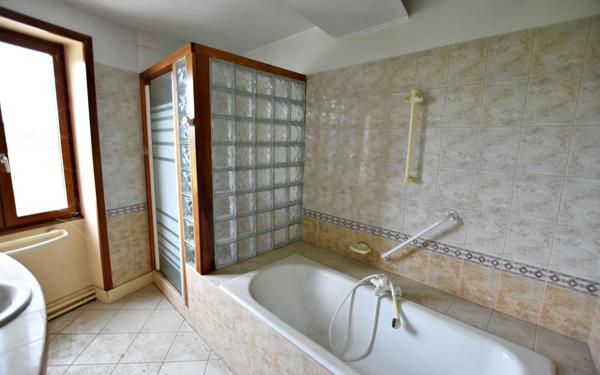 Maison à vendre    7 pièces • 279,50 m2 Chandon