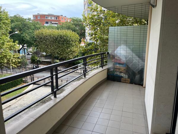 Location Appartement 4 pièces 98.44 m² - Courbevoie 92400