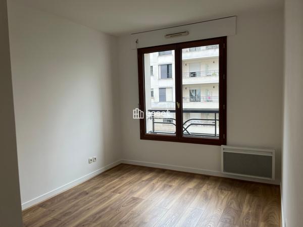 Location Appartement 4 pièces 98.44 m² - Courbevoie 92400