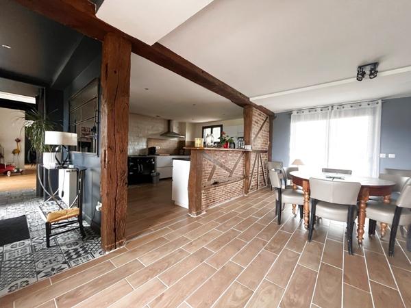 Bourg-en-Bresse (01000) à vendre proche Bourg-en-Bresse maison de 263 M2 P8 - chb d'hôtes possible -piscine chauffée sur 5800 M2