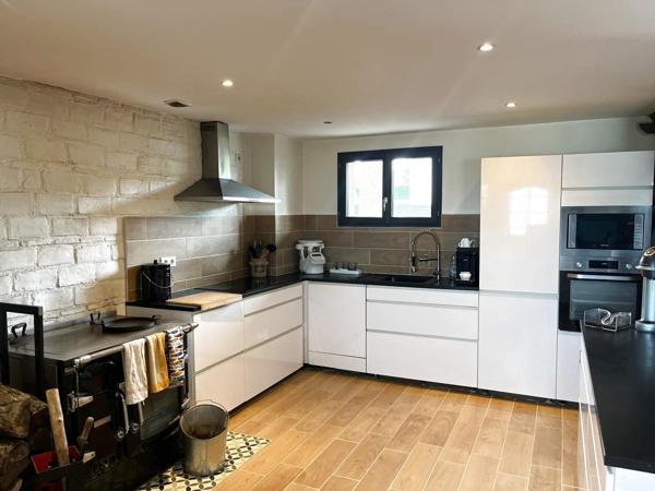 Bourg-en-Bresse (01000) à vendre proche Bourg-en-Bresse maison de 263 M2 P8 - chb d'hôtes possible -piscine chauffée sur 5800 M2