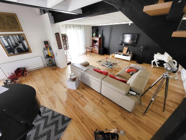 Bourg-en-Bresse (01000) à vendre proche Bourg-en-Bresse maison de 263 M2 P8 - chb d'hôtes possible -piscine chauffée sur 5800 M2