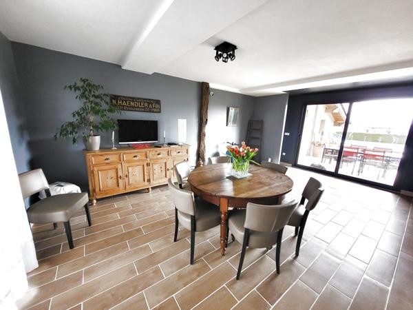 Bourg-en-Bresse (01000) à vendre proche Bourg-en-Bresse maison de 263 M2 P8 - chb d'hôtes possible -piscine chauffée sur 5800 M2