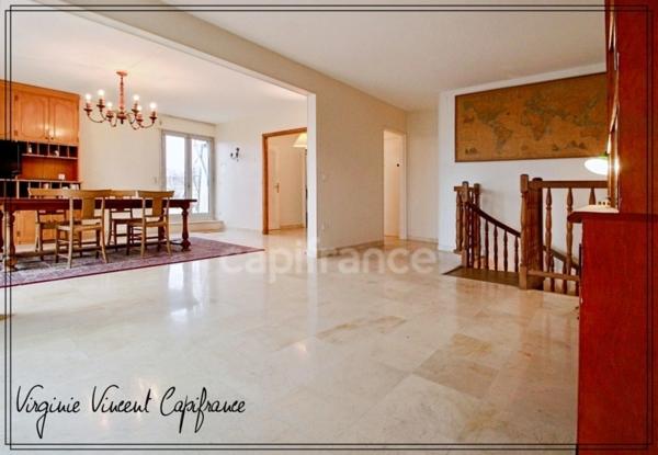A vendre NOGENT SUR MARNE, Hôtel de Ville, appartement en duplex, 98 m2, 4 pièces, avec terrasse et balcon, en Résidence Séniors, services Hespérides