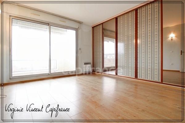 A vendre NOGENT SUR MARNE, Hôtel de Ville, appartement en duplex, 98 m2, 4 pièces, avec terrasse et balcon, en Résidence Séniors, services Hespérides