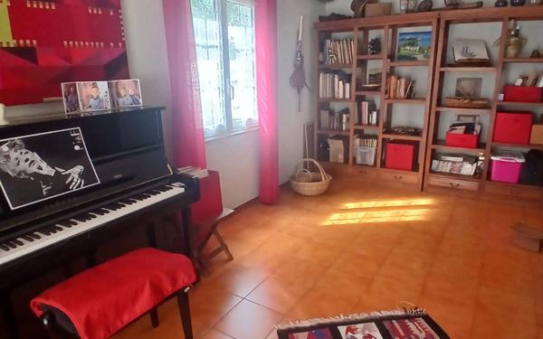 Maison à vendre    4 pièces • 135 m2 L'Étang-Salé