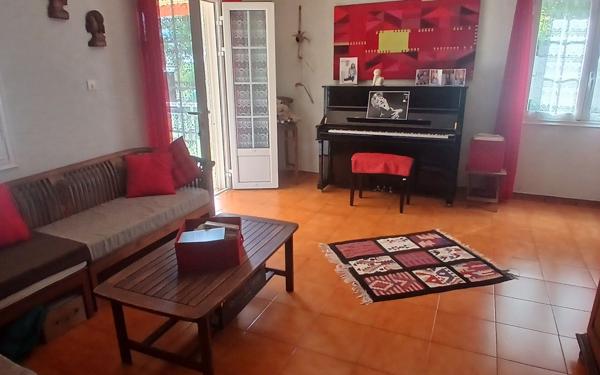 Maison à vendre    4 pièces • 135 m2 L'Étang-Salé