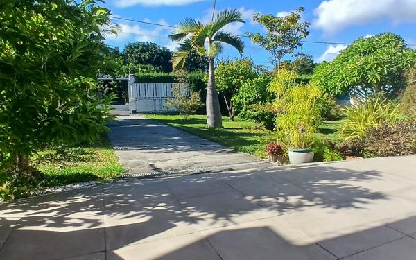 Maison à vendre    4 pièces • 135 m2 L'Étang-Salé