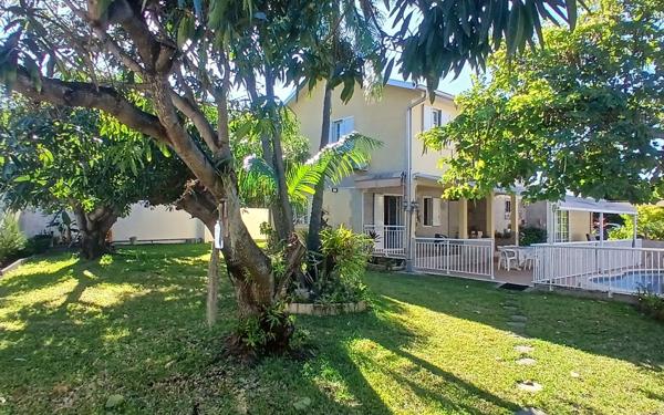 Maison à vendre    4 pièces • 135 m2 L'Étang-Salé