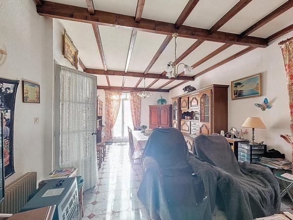 Beau potentiel, maison SALLEBOEUF, 3 ch