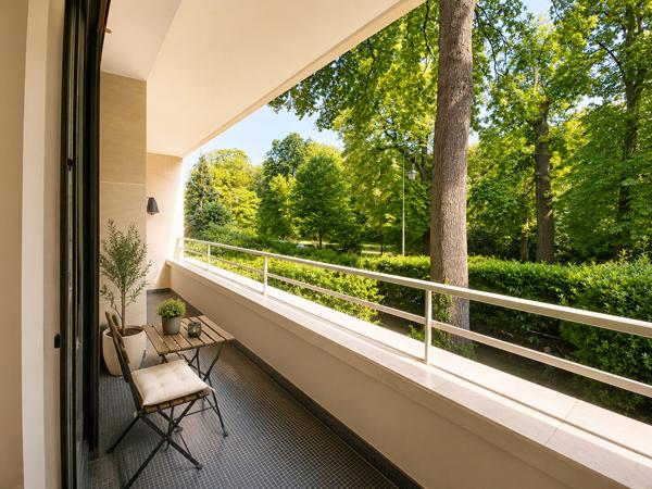 Face au Bois de Vincennes - Appartement familial de 100 m² avec balcon, box, cave et chambre de service, Vincennes 94300
