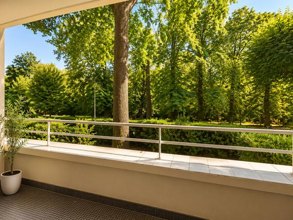 Face au Bois de Vincennes - Appartement familial de 100 m² avec balcon, box, cave et chambre de service, Vincennes 94300